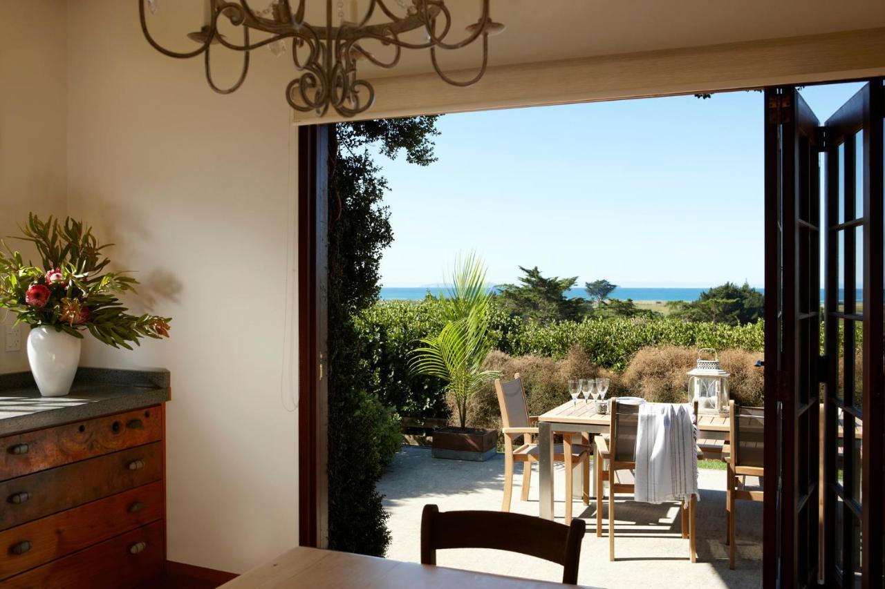 Hiwi At Tahi - Luxury Bungalow With Seaviews Pataua المظهر الخارجي الصورة